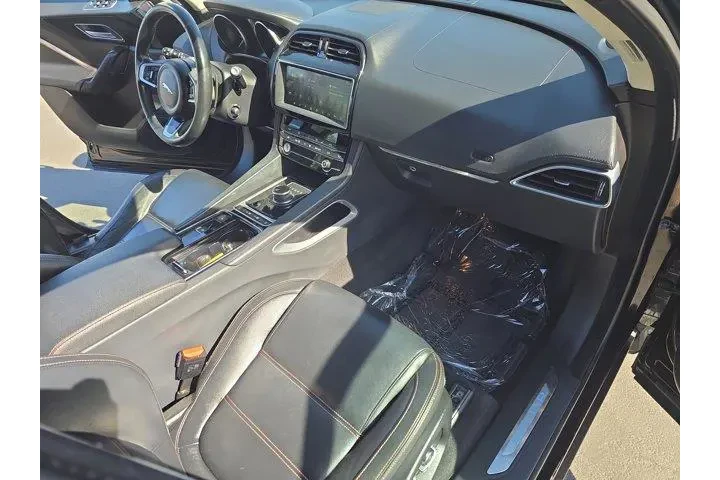 $14995 : Jaguar F-PACE 2020 AWD 30t P image 9