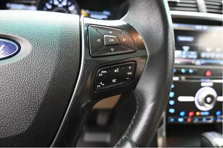 $16991 : Ford Explorer 2016 Limited 4 image 6