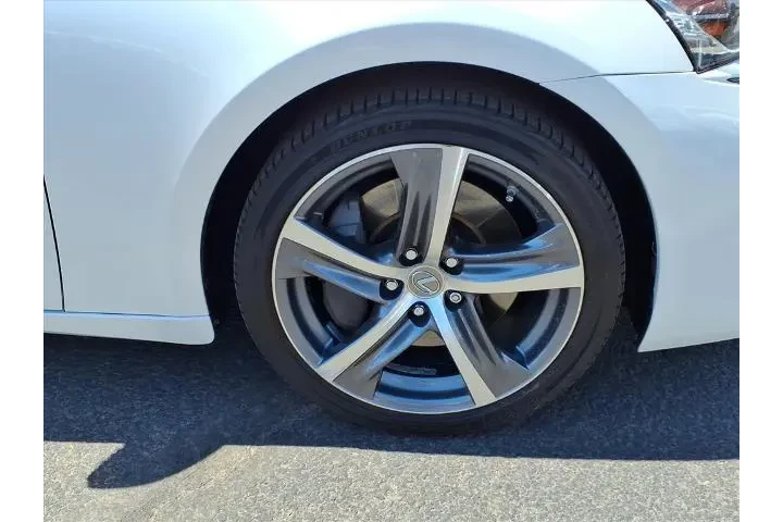 $25524 : Lexus IS 200t 2017 4dr Sedan image 9