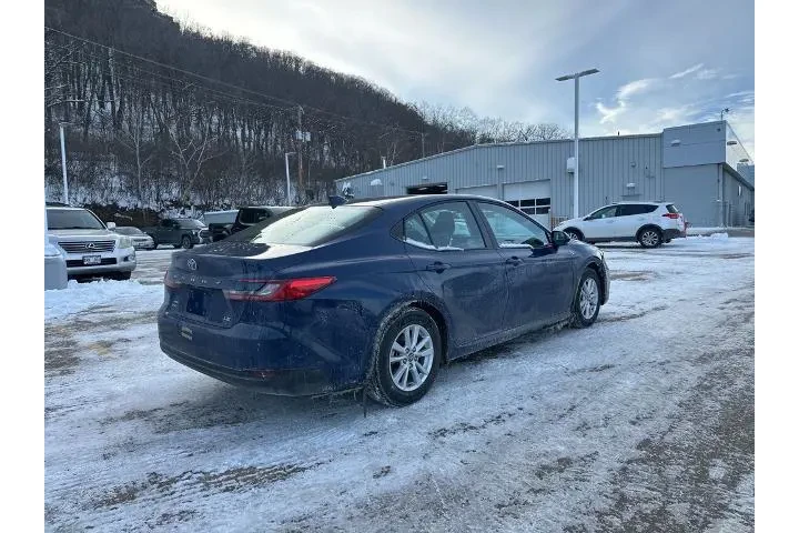 $30995 : Toyota Camry 2026 AWD LE 4dr image 9