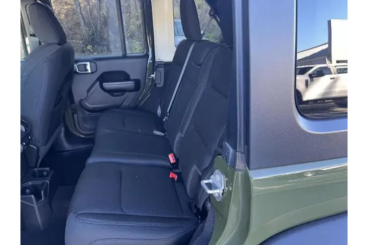 $31578 : Jeep Wrangler Unlimited 2021 image 10