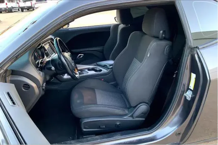 $25438 : Dodge Challenger 2023 GT 2dr image 8