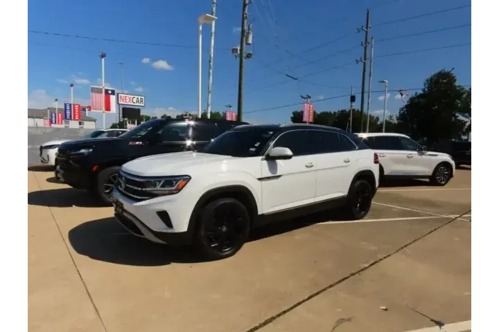 $27933 : Volkswagen Atlas Cross Sport image 2