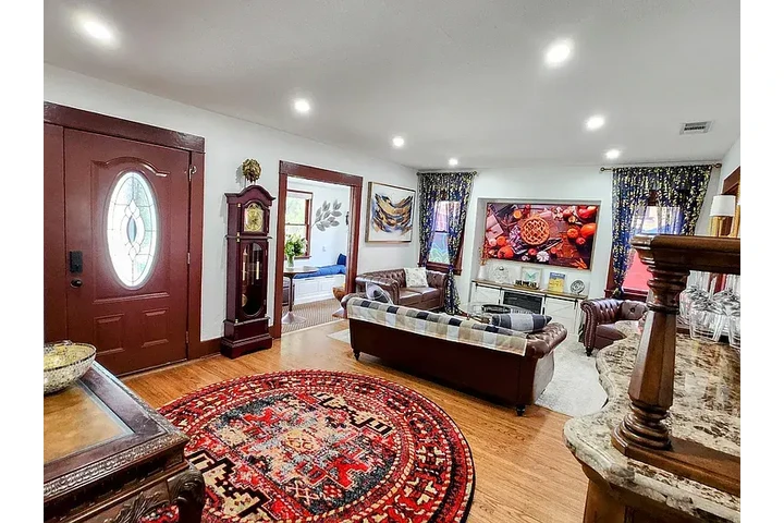 $4500 : HOUSE FOR RENT image 3