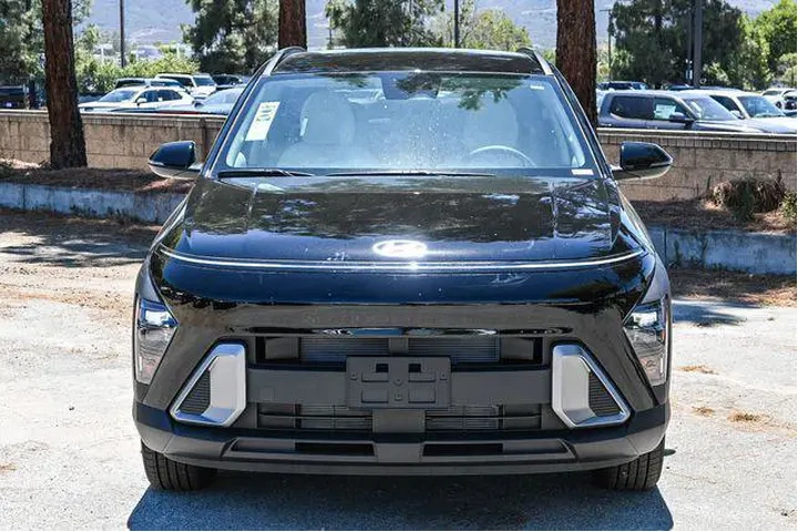 $22000 : Hyundai KONA 2025 SEL 4dr Cr image 2