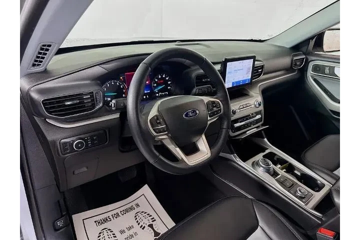$37900 : Ford Explorer 2023 AWD XLT 4 image 9