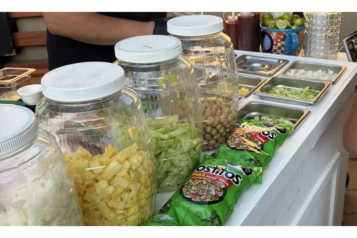 CG5 Flowers & Snack Bar image 6