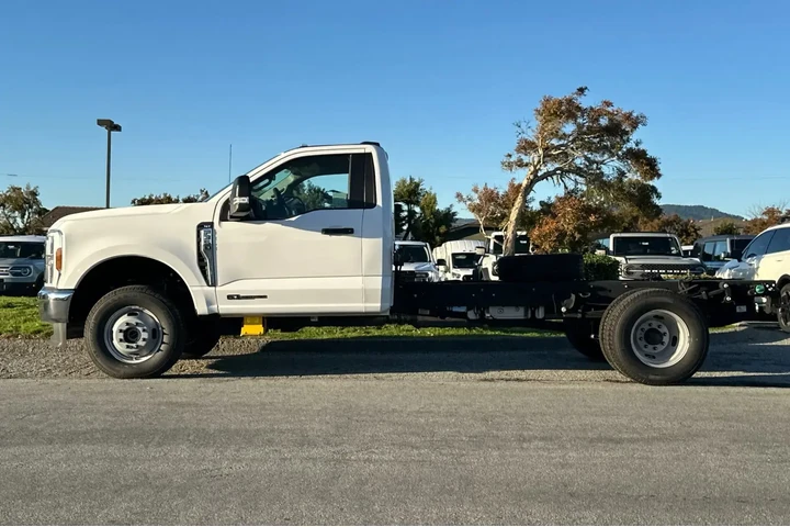 Ford F-350 Super Duty 2024 4 image 2
