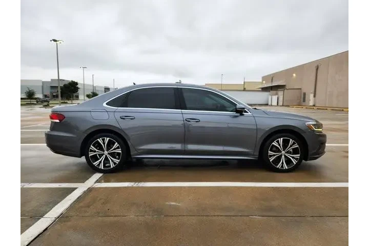 $14974 : Volkswagen Passat 2021 SE 4d image 4