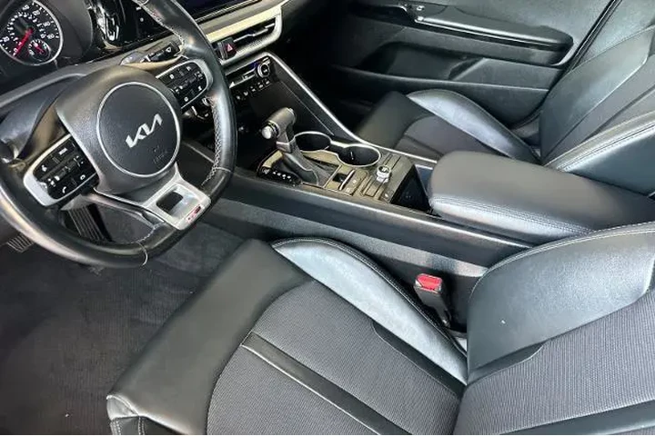 $23995 : Kia K5 2022 GT-Line 4dr Seda image 10
