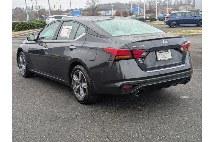 $15998 : Nissan Altima 2021 2.5 SV 4d image 8