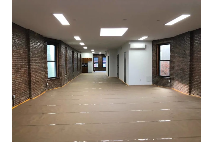 $400000 : Commercial Building  For Sale image 3