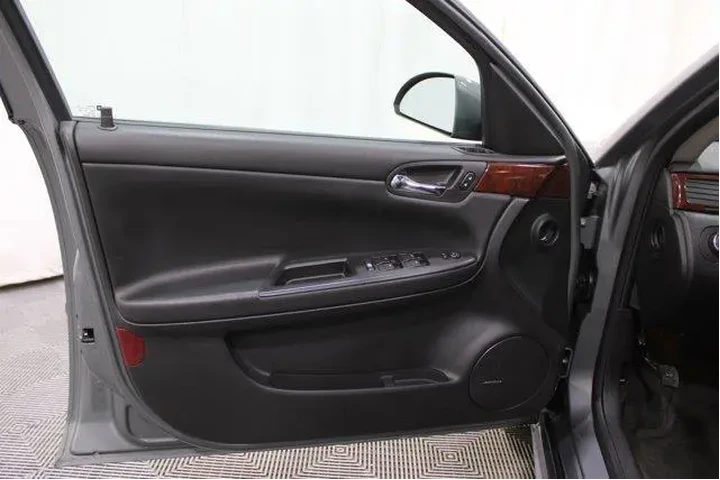 $10982 : Chevrolet Impala 2009 LT 4dr image 6