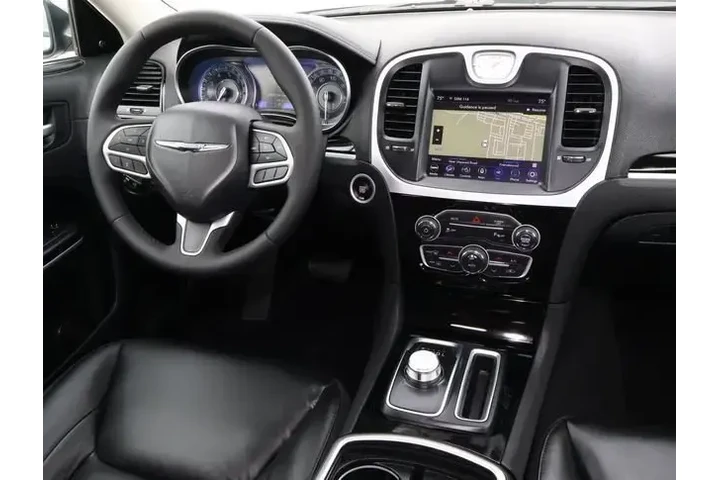 $38988 : Chrysler 300 2023 AWD Tourin image 10