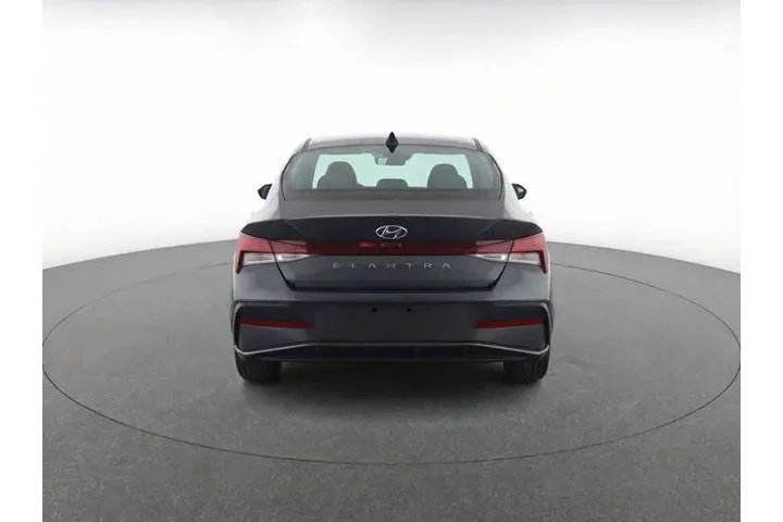 $18211 : Hyundai ELANTRA 2025 SEL Spo image 7