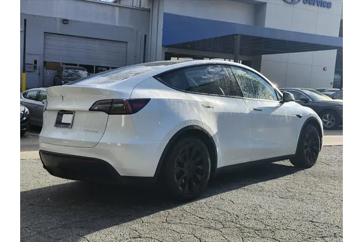 $31993 : Tesla Model Y 2023 AWD Long image 8