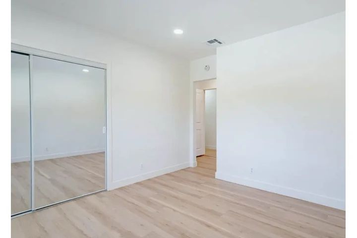 $2500 : 3Bed/2Bad House in Los Angeles image 4