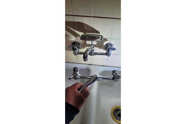 Servicio de plomeria image 3