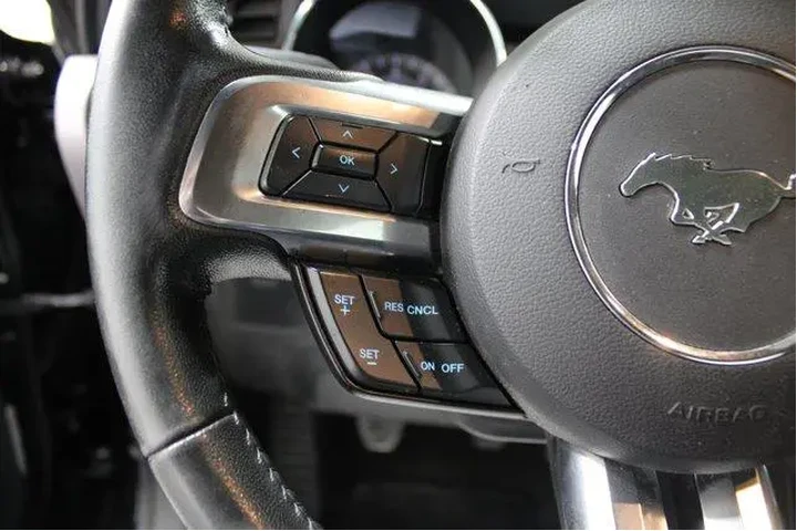 $26988 : Ford Mustang 2017 GT 2dr Fas image 10