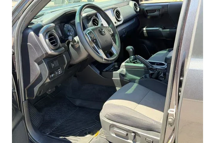 $35988 : Toyota Tacoma 2021 4x4 TRD O image 10