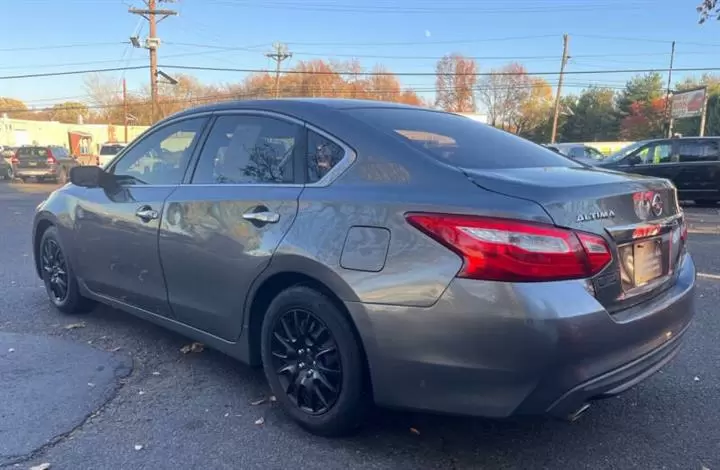 $5800 : 2016 Altima 2.5 S image 6