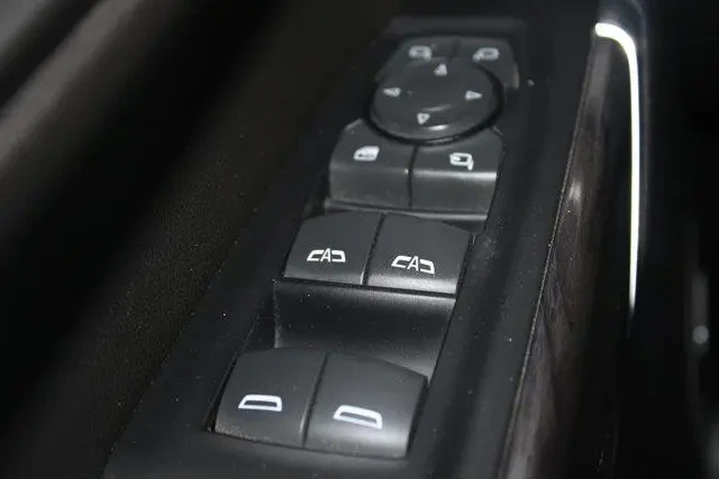 $31987 : Chevrolet Silverado 1500 Lim image 8