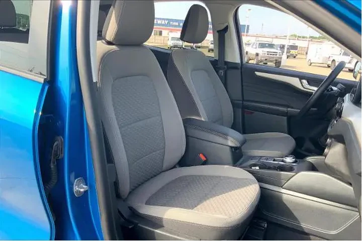 $18490 : Ford Escape 2021 AWD SE 4dr image 8