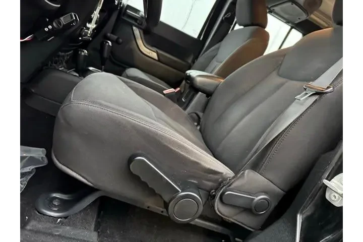 $15998 : Jeep Wrangler Unlimited 2015 image 3