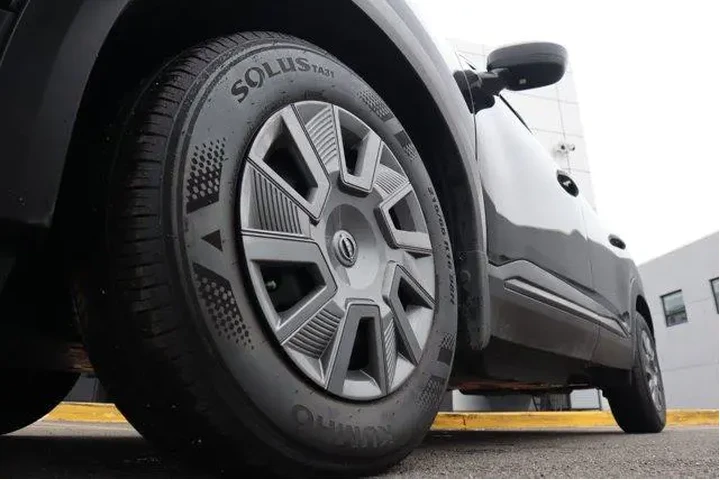 $20694 : Nissan Kicks 2025 AWD S 4dr image 9