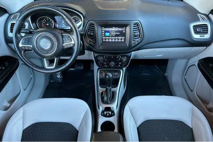 $12540 : Jeep Compass 2018 Latitude 4 image 5