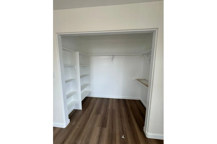 $1450 : 1Bed 1Bath in Fountain Ave, LA image 7