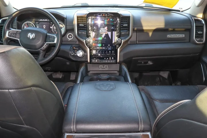 $42988 : 2022 1500 Laramie 4x4 Crew Ca image 10