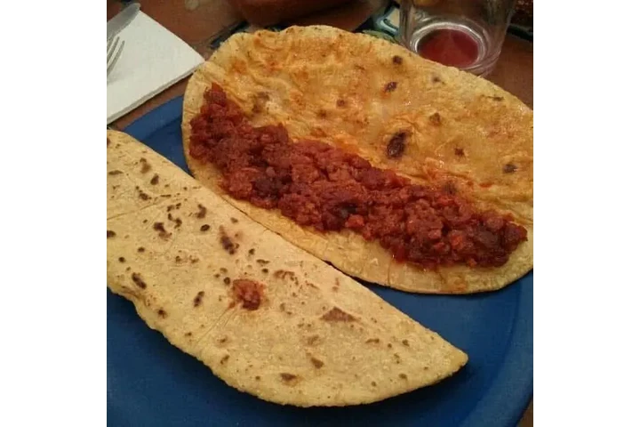 TACOS Y QUESADILLAS  A MANO image 1