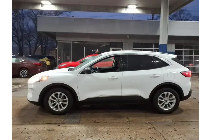 $22925 : Ford Escape 2022 SE 4dr SUV image 6