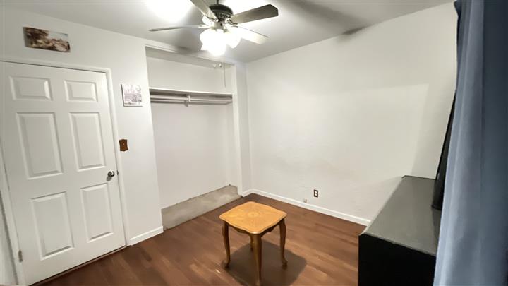 $700 : Cuarto de Renta en South Gate image 3