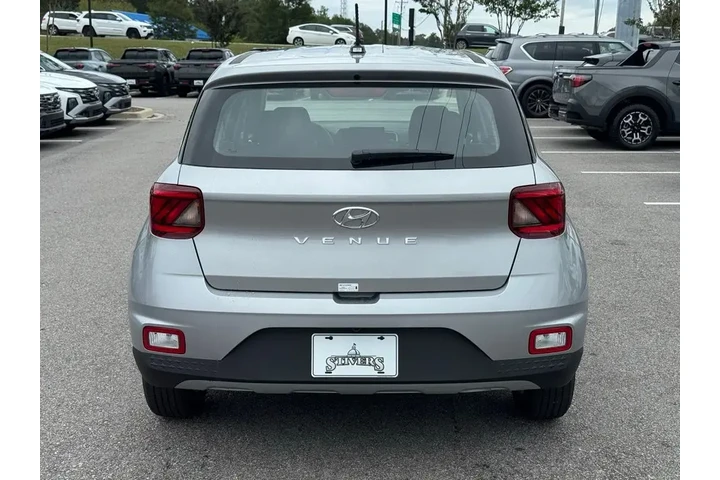 $22128 : Hyundai VENUE 2026 SE 4dr Cr image 8