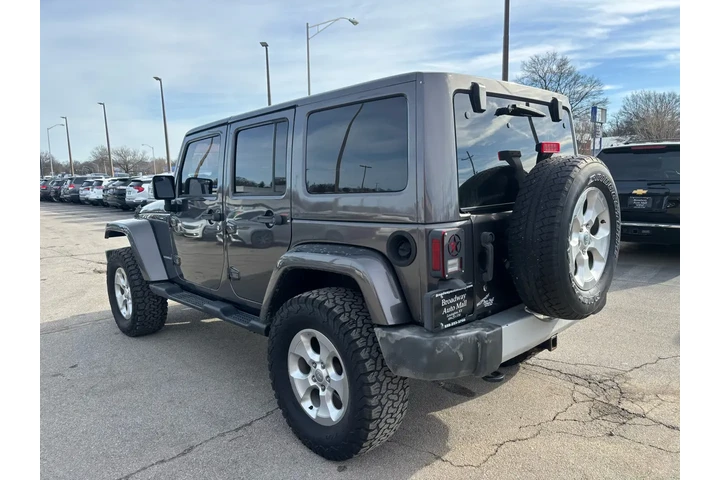 $16980 : 2014 Wrangler Unlimited 4WD 4 image 4