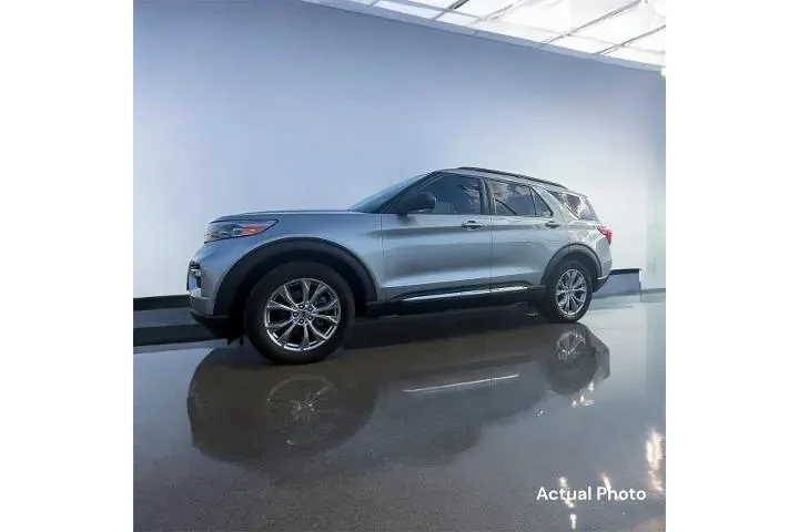 $22988 : Ford Explorer 2020 AWD XLT 4 image 1