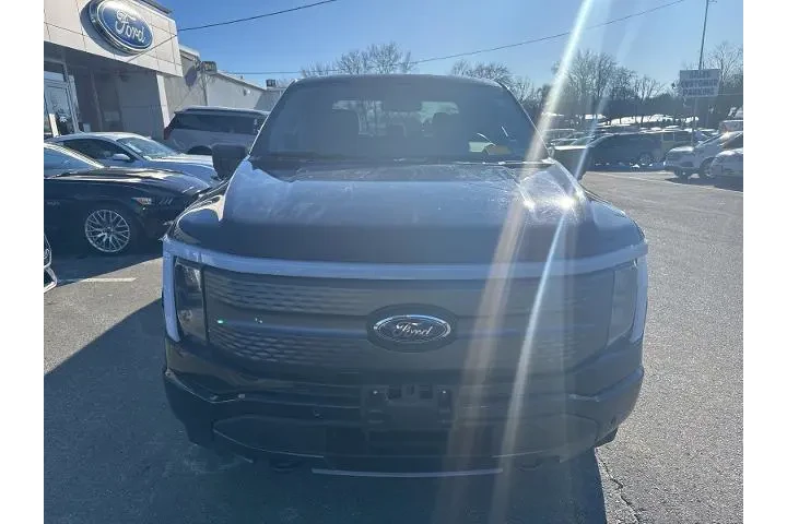 $38995 : Ford F-150 Lightning 2022 AW image 2