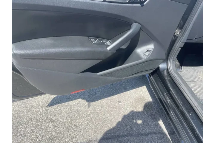 $5500 : 2013 Passat SE image 9