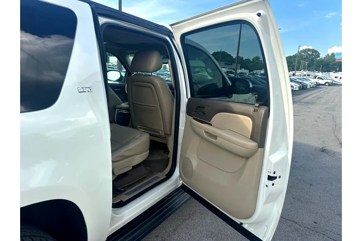 $13980 : 2014 Suburban 4WD 4dr LTZ image 10