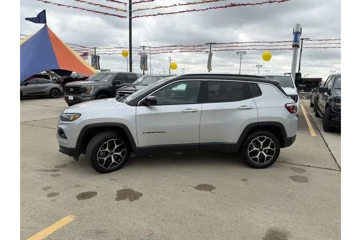 $25874 : Jeep Compass 2025 4x4 Limite image 10