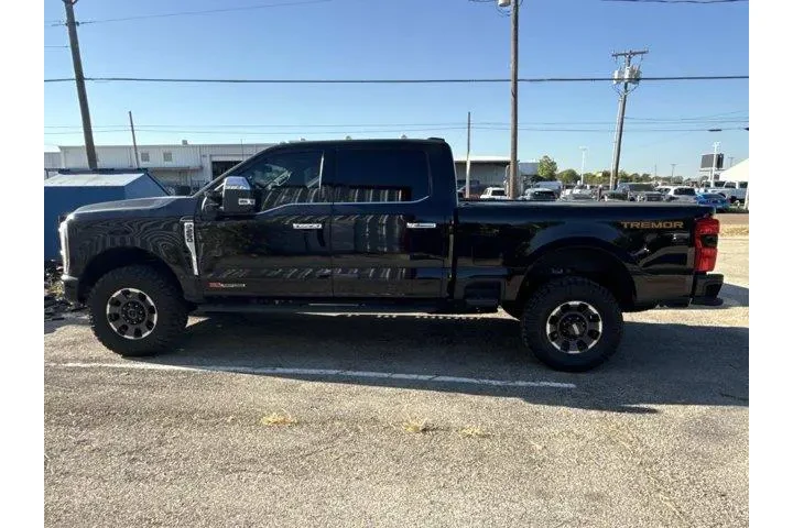 Ford F-250 Super Duty 2024 4 image 2