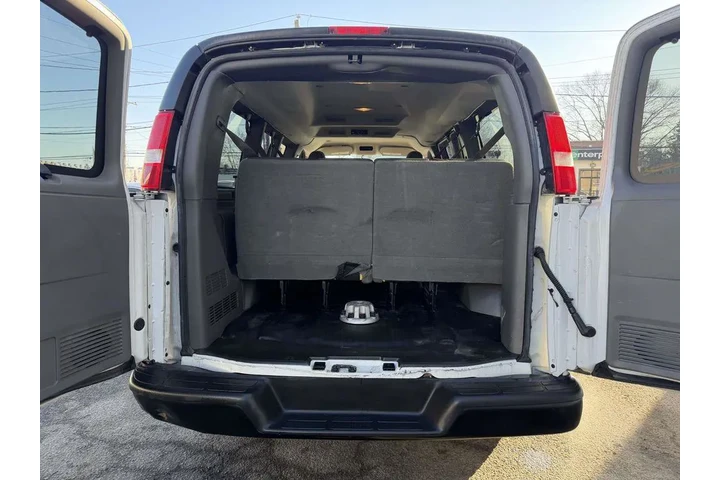 $24386 : Chevrolet Express 2022 LS 25 image 6