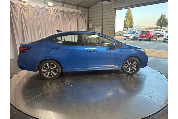 $10899 : Nissan Versa 2021 SV 4dr Sed image 4