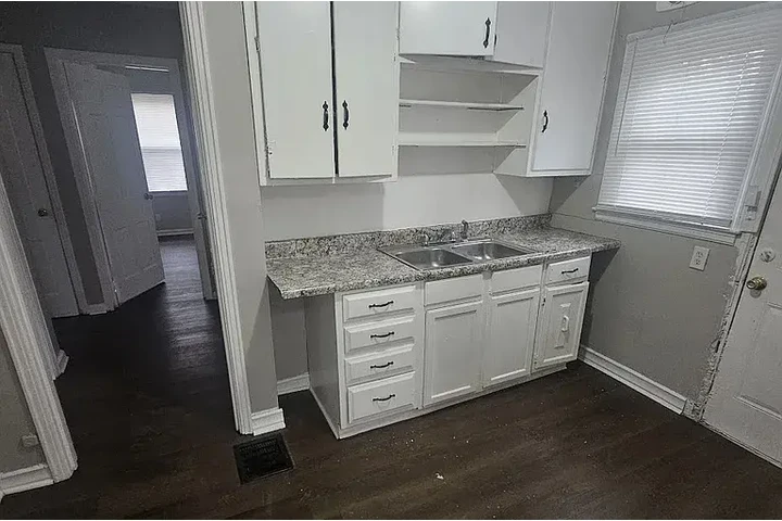 $650 : HOUSE RENT IN INDIANAPOLIS image 1