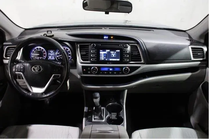 $14889 : Toyota Highlander 2015 AWD L image 2