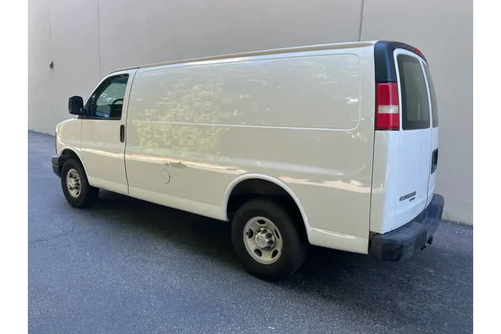 $16975 : 2014 Express 2500 image 7