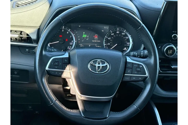 $34850 : Toyota Highlander 2023 LE 4d image 10