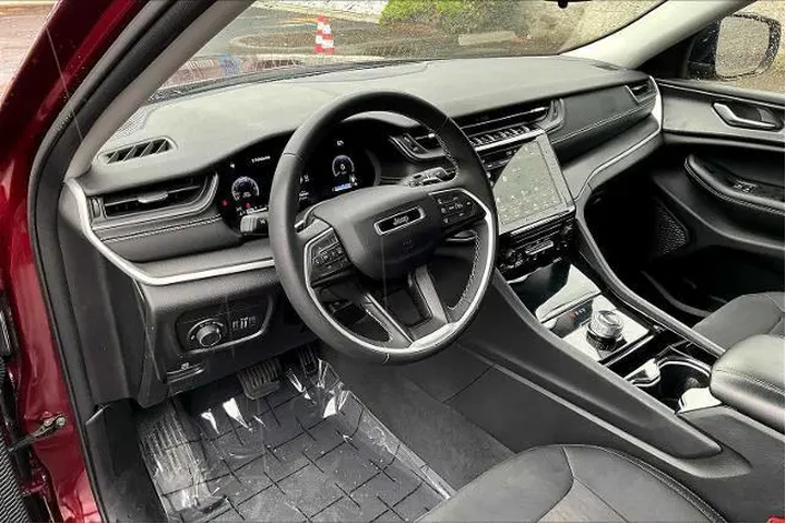 $23995 : Jeep Grand Cherokee 2023 4x4 image 2